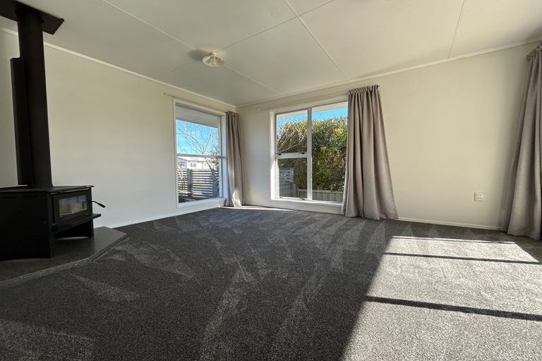 Photo of property in 2 Karaka Street, Inglewood, 4330