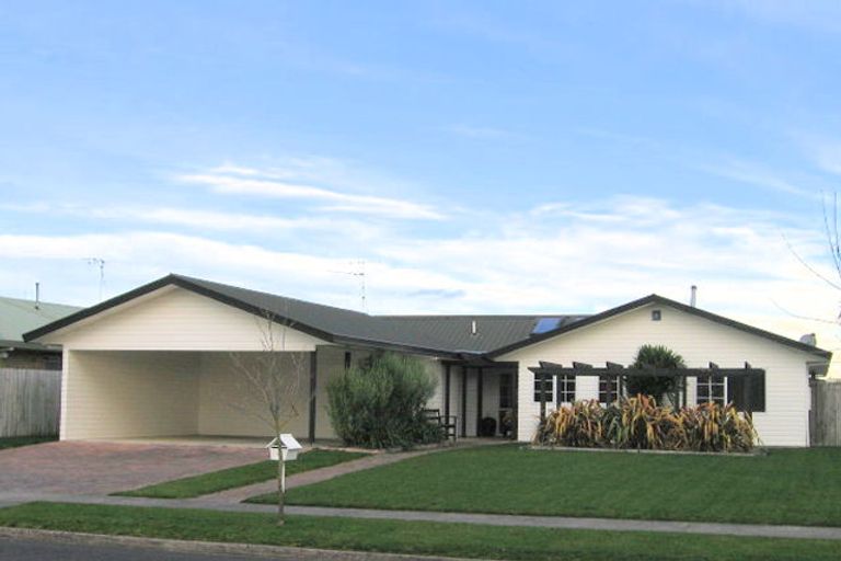 Photo of property in 8 Bouverie Crescent, Flagstaff, Hamilton, 3210