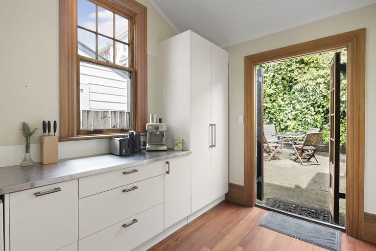 Photo of property in 43 Aro Street, Aro Valley, Wellington, 6021