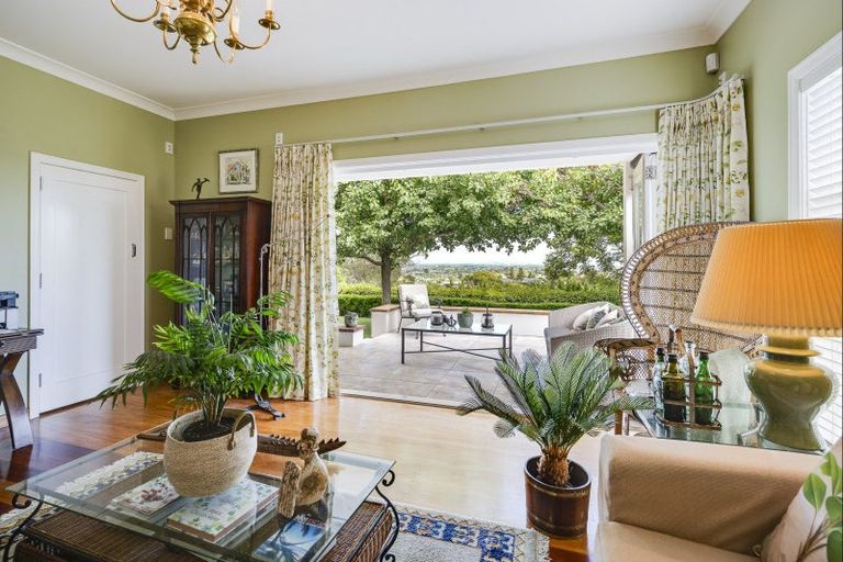 Photo of property in 20 Tauroa Road, Havelock North, 4130