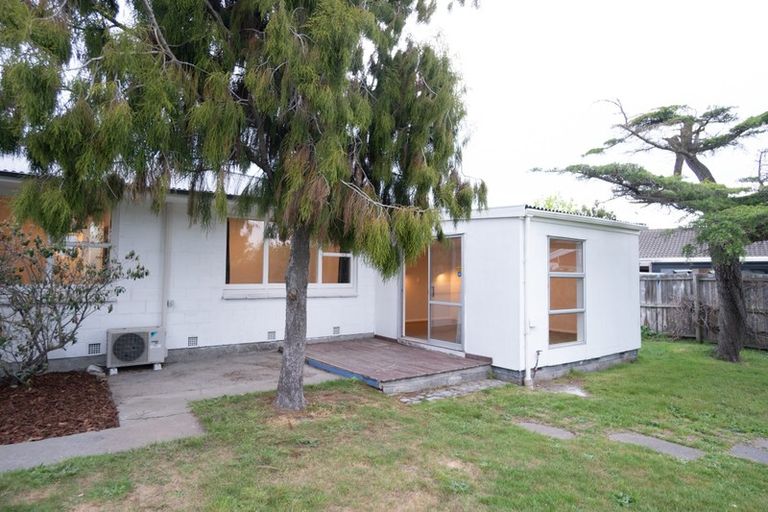 Photo of property in 98 Prestons Road, Redwood, Christchurch, 8051