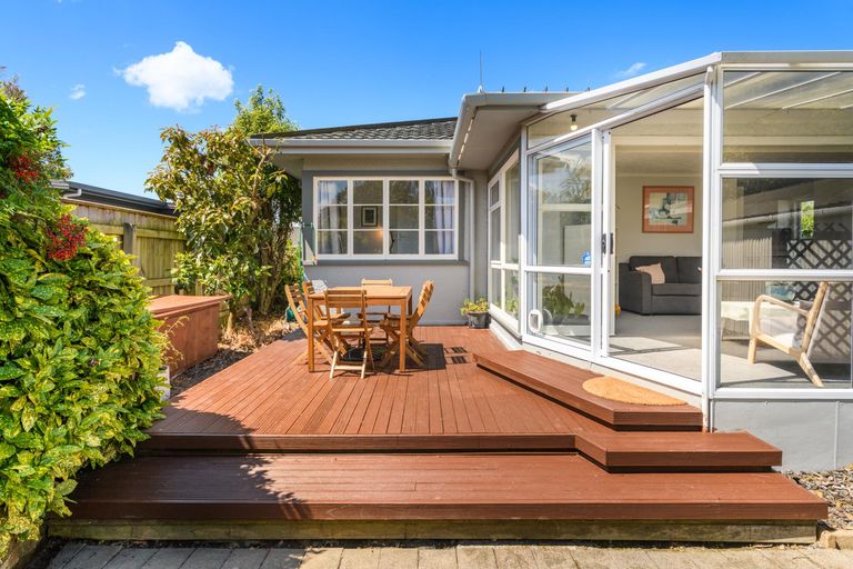 Photo of property in 26 Rangitira Avenue, Palmerston North, 4414