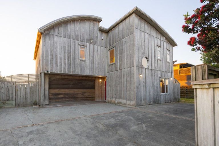 Photo of property in 22a Marine Parade South, Foxton Beach, Foxton, 4815