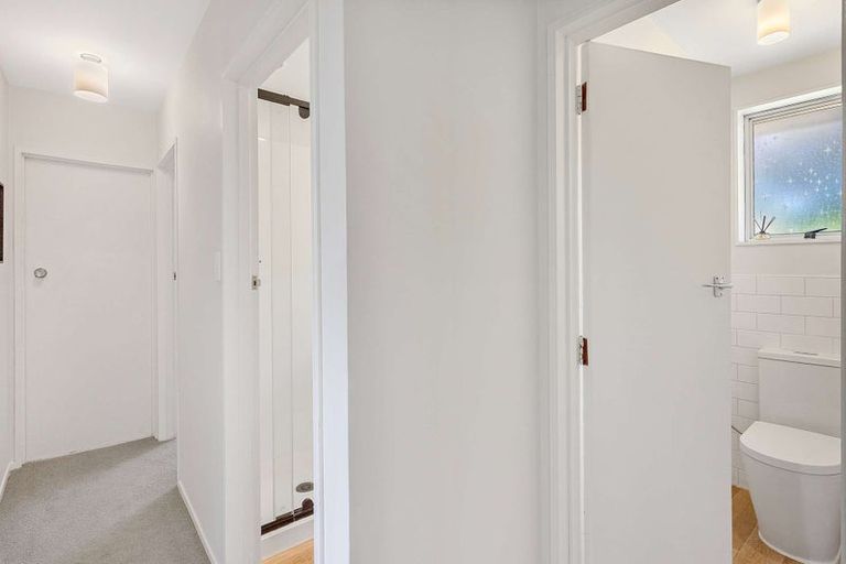 Photo of property in 2/3 Sawtell Place, Northcote, Christchurch, 8052