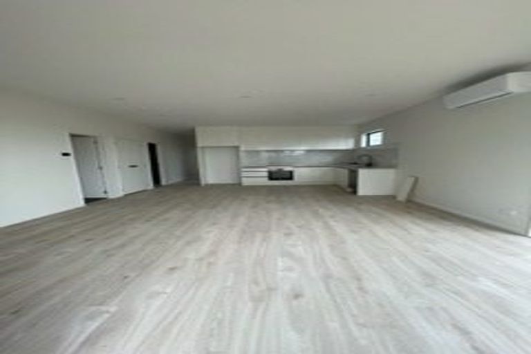 Photo of property in 7 Taiororua Avenue, Massey, Auckland, 0614