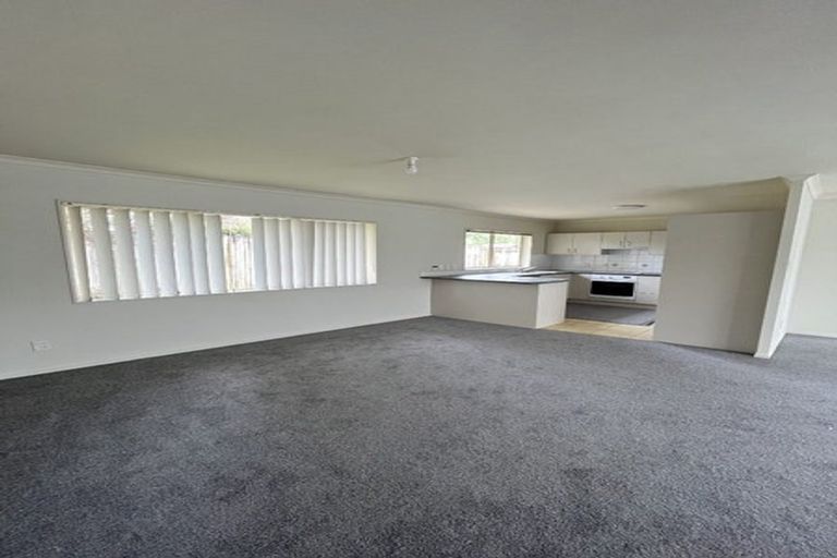 Photo of property in 52 Milson Drive, Papakura, 2110