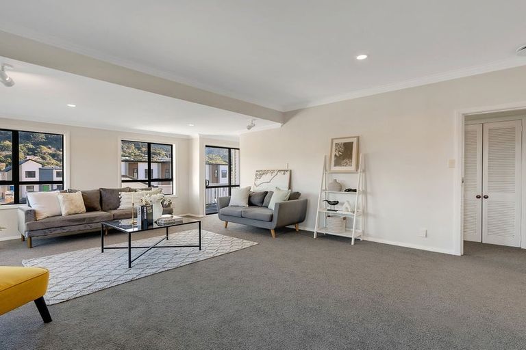 Photo of property in 40 Hinau Street, Tawa, Wellington, 5028