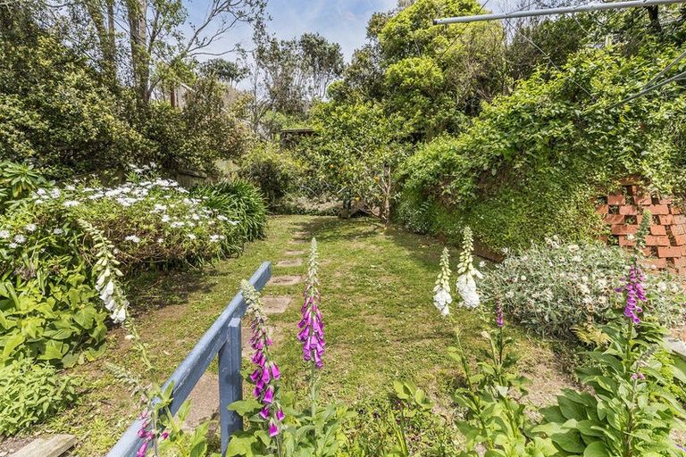 Photo of property in 6 Muri Road, Pukerua Bay, 5026