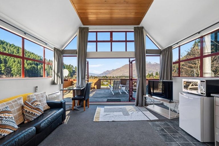 Photo of property in 8b Kiely Lane, Queenstown, 9300