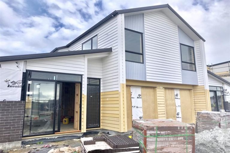 Photo of property in 9 Hoiho Road, Pukekohe, 2120