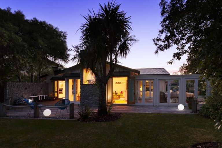 Photo of property in Blackhorse Cottage, 14 Iwa Street, Mapua, 7005