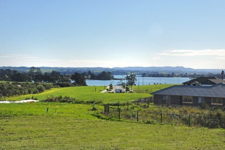 Photo of property in 61 Mclarin Road, Glenbrook, Waiuku, 2681