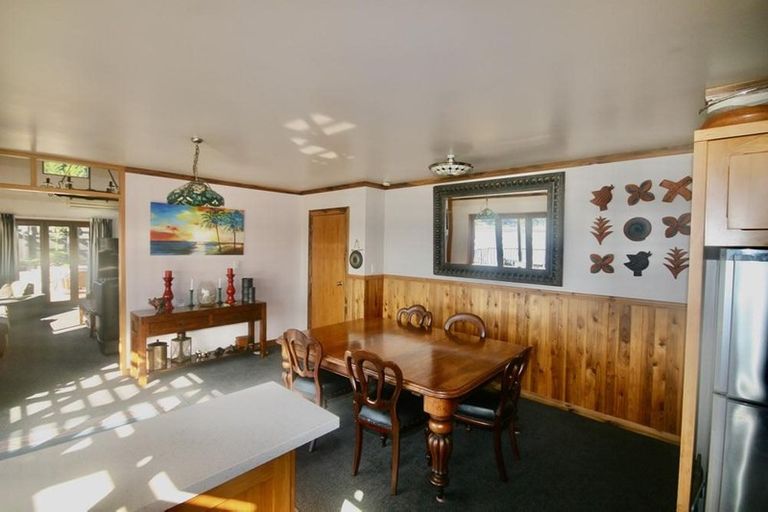 Photo of property in 16 Pine Grove, Tairua, 3508