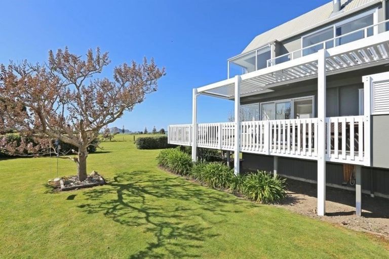 Photo of property in 8 Gilray Place, Waimarama, 4294
