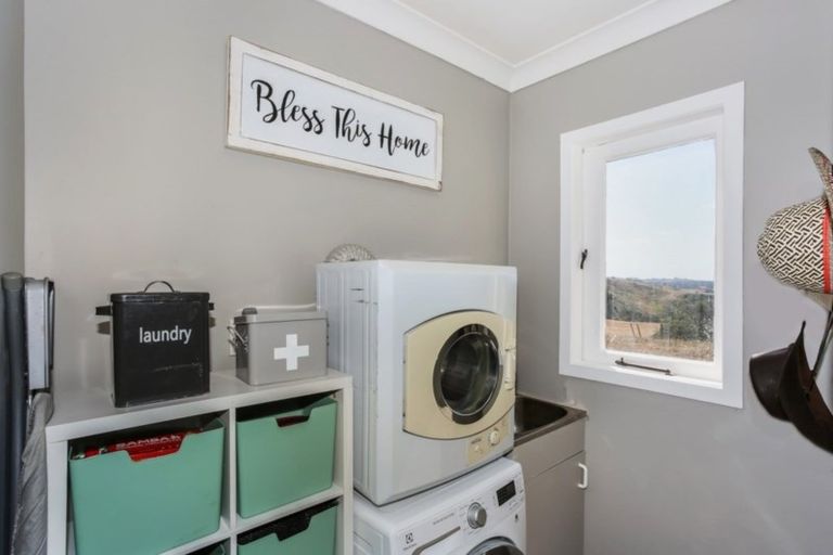 Photo of property in 295 Settlement Road, Puni, Pukekohe, 2678