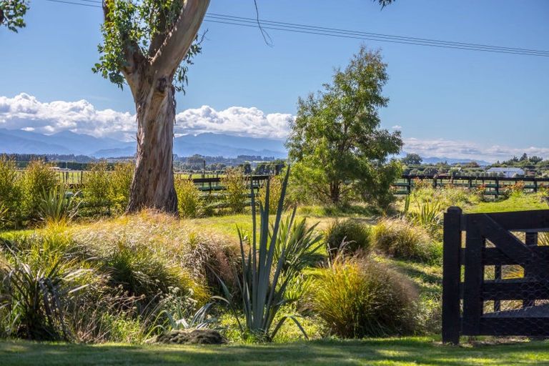 Photo of property in 1 Campbell Drive, Martinborough, 5711