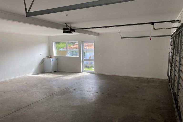 Photo of property in 12 Alice Place, Hillcrest, Auckland, 0627