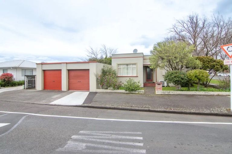 Photo of property in 486 Ferguson Street, Hokowhitu, Palmerston North, 4410