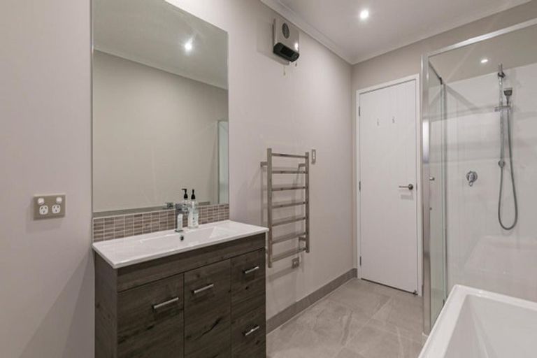 Photo of property in 41 Maka Terrace, Orewa, 0931