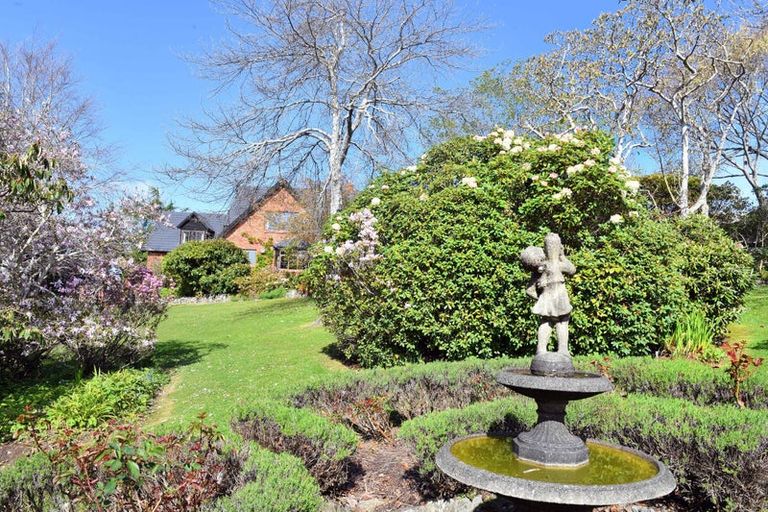 Photo of property in 32 Honeystone Street, Helensburgh, Dunedin, 9010