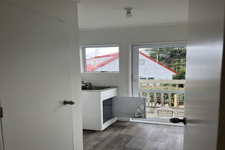 Photo of property in 41 Loughanure Place, Massey, Auckland, 0614