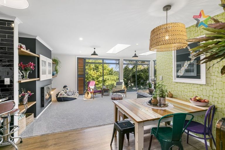 Photo of property in 41 Maungaraki Road, Korokoro, Lower Hutt, 5012