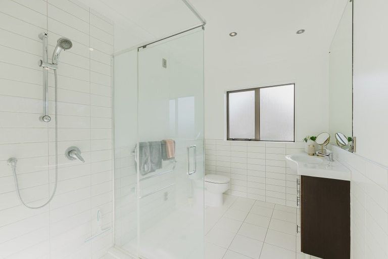 Photo of property in 42 Waterstone Avenue, Paraparaumu, 5032