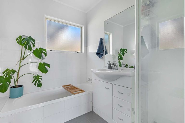 Photo of property in 18a Delshaw Avenue, Stanmore Bay, Whangaparaoa, 0932