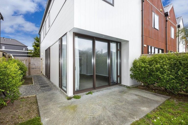 Photo of property in 31 Ron Deal Way, Epuni, Lower Hutt, 5011