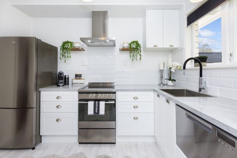 Photo of property in 2b Liverpool Street, Trentham, Upper Hutt, 5018