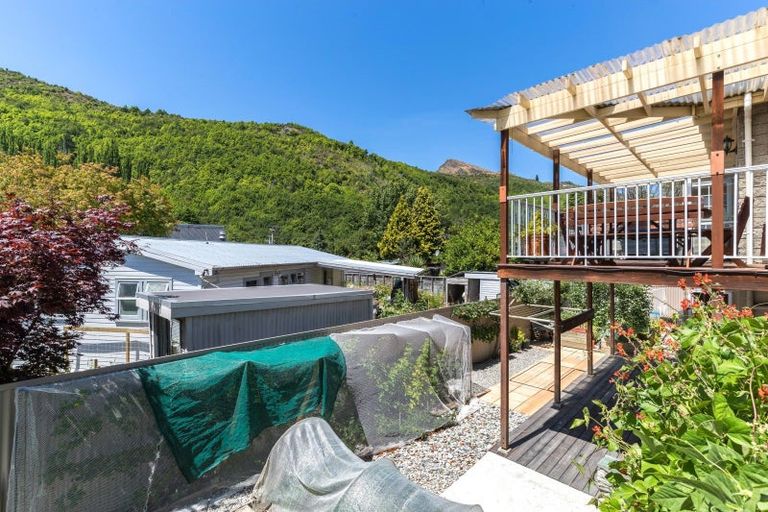 Photo of property in 35 Devon Street, Arrowtown, 9302