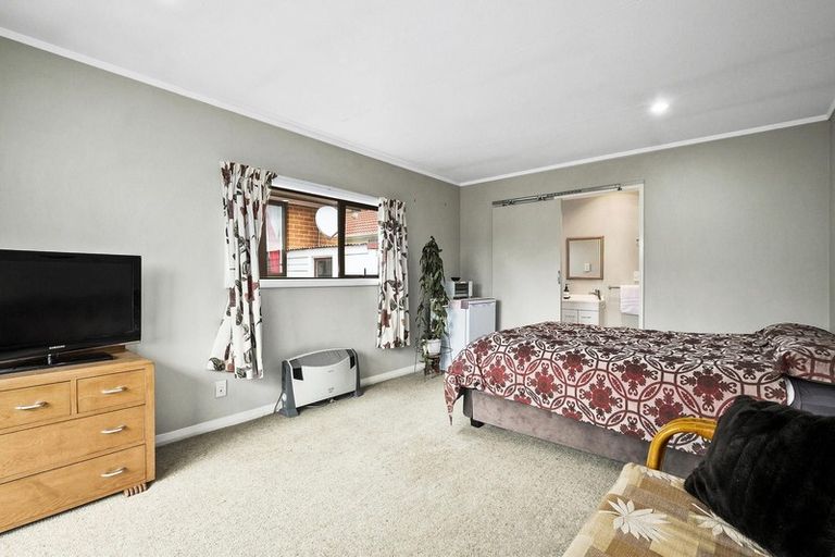 Photo of property in 6 Doon Street, Mosgiel, 9024