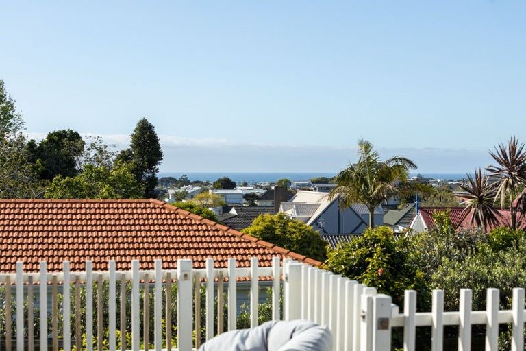 Photo of property in 8 Lismore Street, Strandon, New Plymouth, 4312
