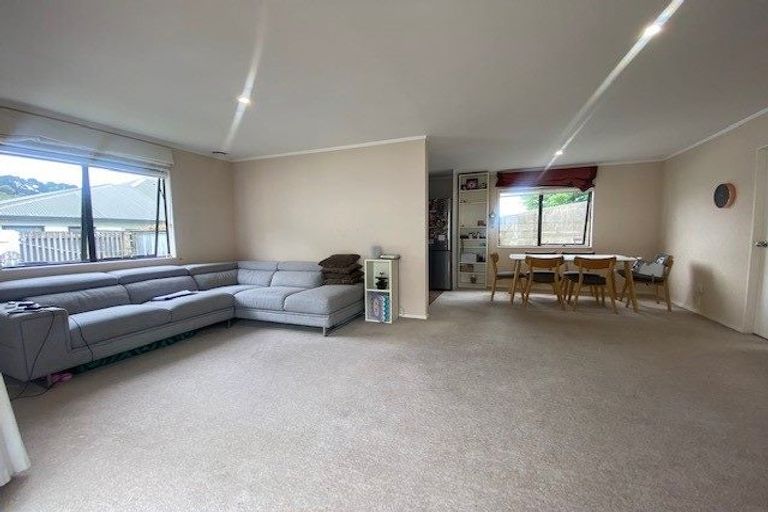 Photo of property in 207a Whites Line East, Waiwhetu, Lower Hutt, 5010