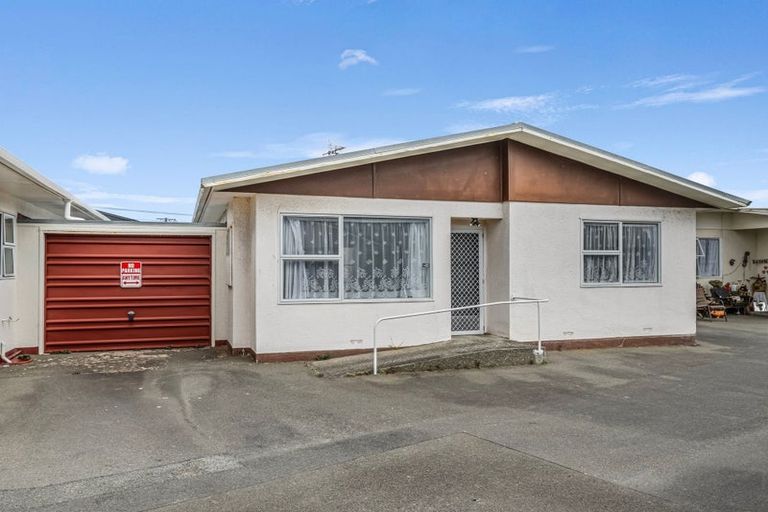 Photo of property in 2/104 Alma Road, Gonville, Whanganui, 4501