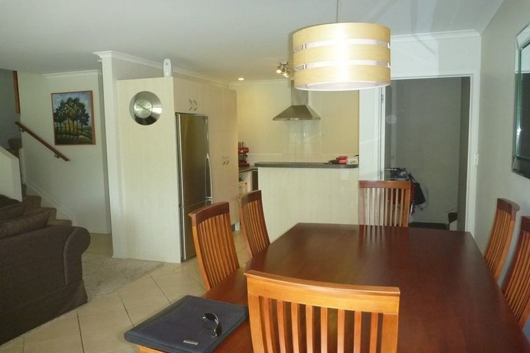 Photo of property in 16 Catrina Avenue, Birkenhead, Auckland, 0626