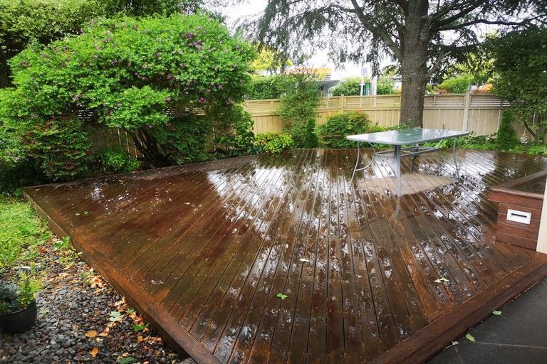 Photo of property in 2 Carrington Avenue, Hillcrest, Hamilton, 3216