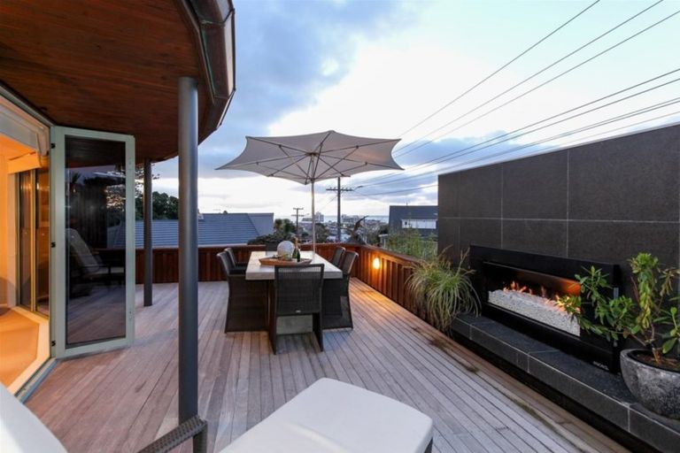 Photo of property in 48a Cameron Street, New Plymouth, 4310