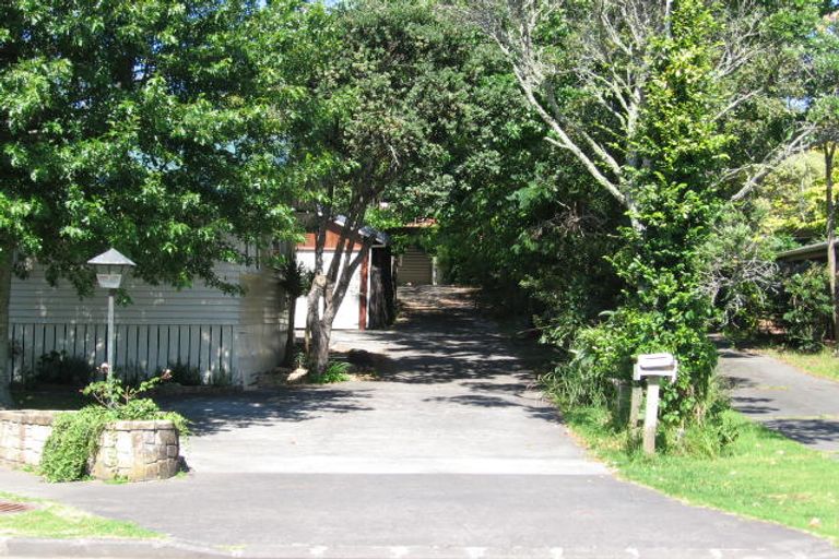 Photo of property in 1/26 Glenvar Road, Torbay, Auckland, 0630