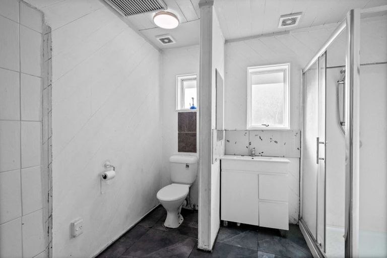 Photo of property in 8 Martin Road, Manurewa, Auckland, 2102