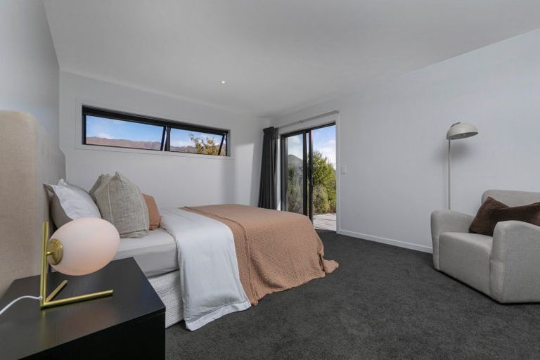 Photo of property in 20 Makomako Road, Wanaka, 9305