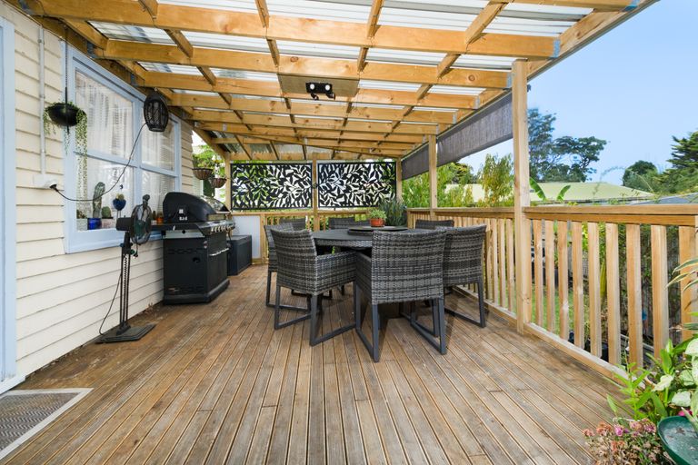 Photo of property in 62 Tudor Road, Henderson, Auckland, 0610