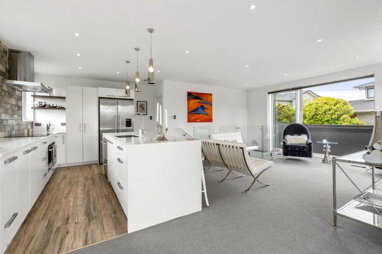 Photo of property in 1/467 Beach Road, Murrays Bay, Auckland, 0630