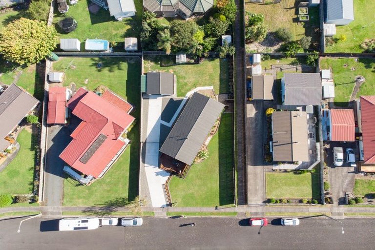 Photo of property in 20 Miller Place, Ngatea, 3503