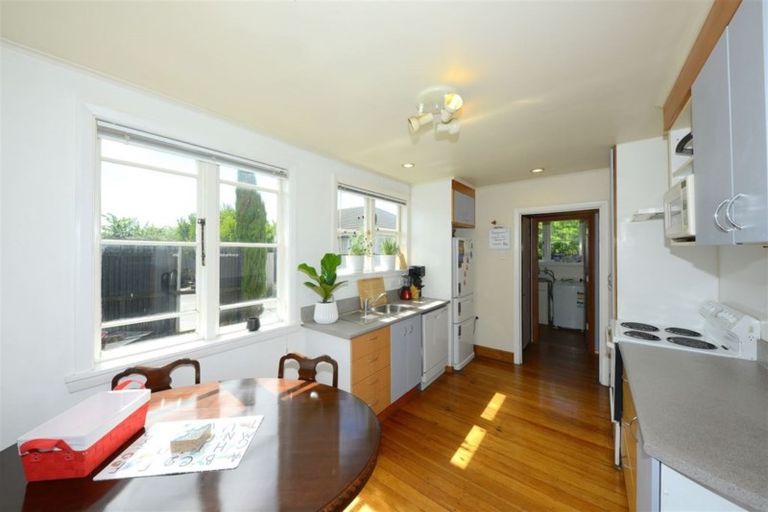 Photo of property in 2/7 Wilmot Street, Northcote, Christchurch, 8052