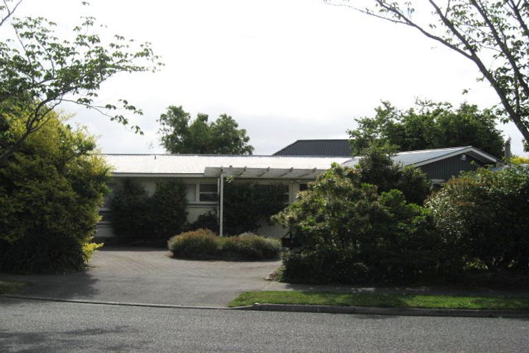 Photo of property in 21 Glenharrow Avenue, Avonhead, Christchurch, 8042