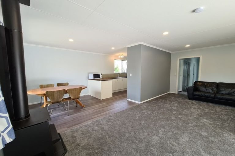 Photo of property in 2 Te Ngaere Place, Merrilands, New Plymouth, 4312