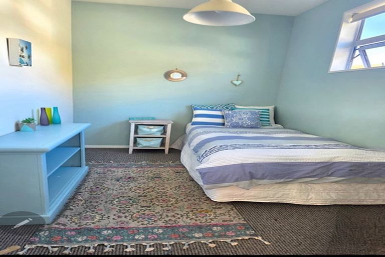 Photo of property in 33 Stoke Street, Sumner, Christchurch, 8081