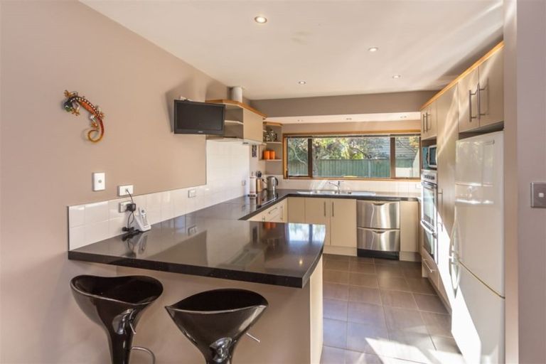 Photo of property in 49b Memorial Avenue, Ilam, Christchurch, 8053