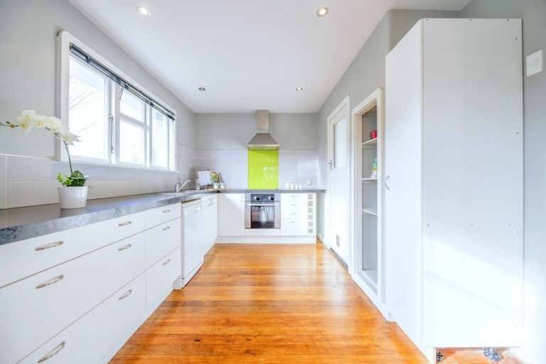 Photo of property in 106 Avonhead Road, Avonhead, Christchurch, 8042